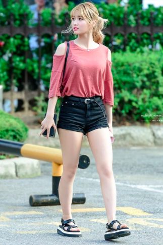 (02)