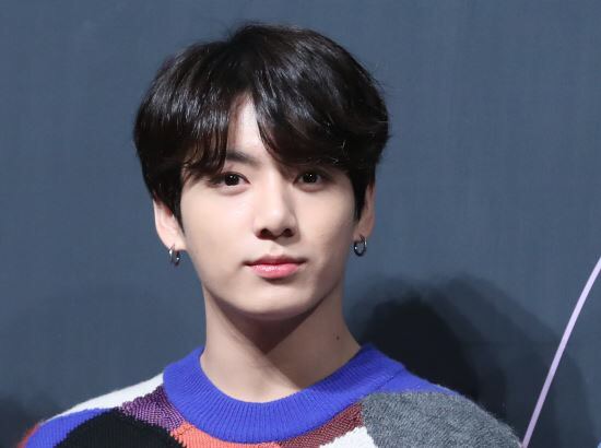 【BTS】ジョングクの目は斜視？病気疑惑を画像で検証【防弾少年団】