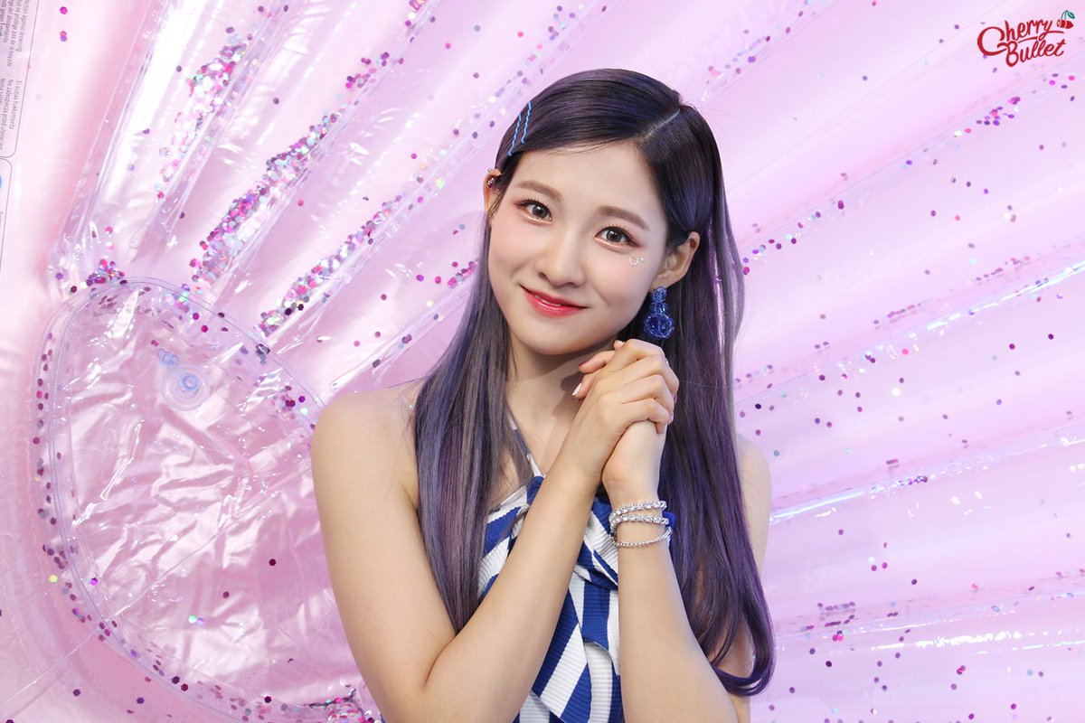 체리블렛 Cherry Bullet レミ 直筆サイン ポラロイド チェキ